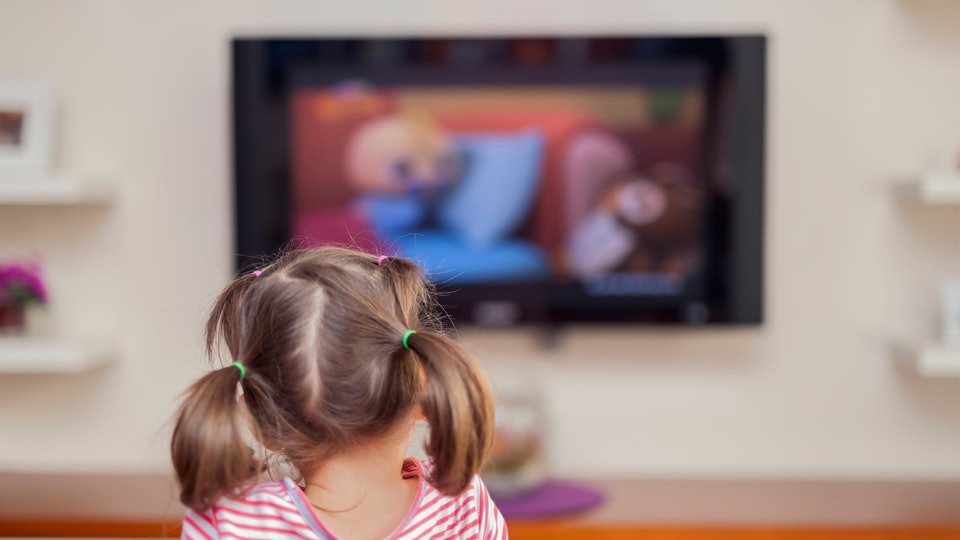 A gyerekem rendszeresen néz tévét – Egy egyedülálló anya vallomása